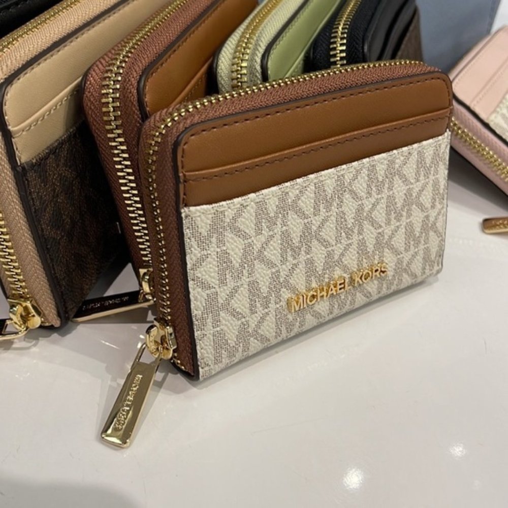 Michael Kors Jet Set Travel Medium Zip Around Card Case Vanilla - Picture 11 of 16